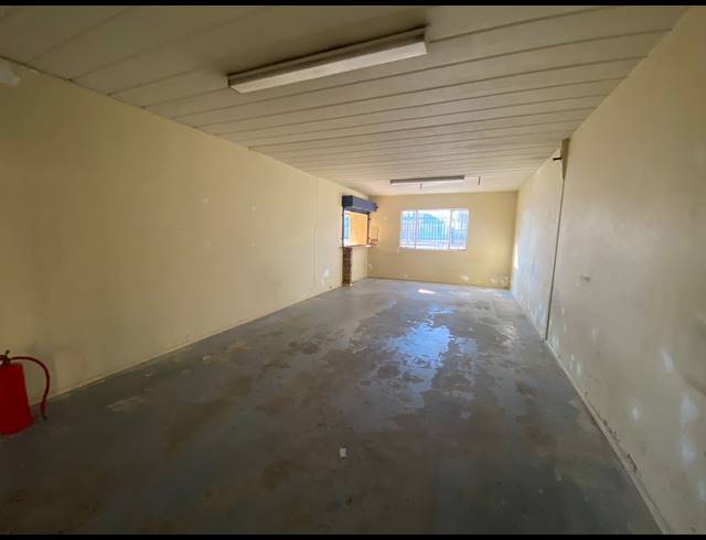 775M² WAREHOUSE TO LET IN ROBERTVILLE